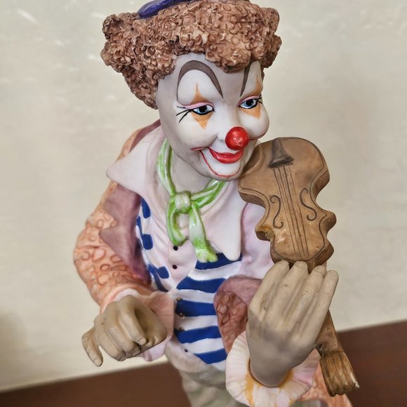 Clown and Puppy Clown Figurine- Da Vinci Collection - Picture 10 of 12